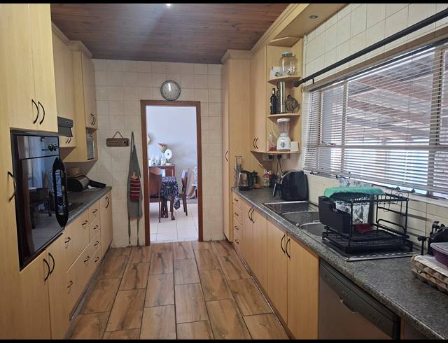 4 BEDROOM HOUSE FOR SALE IN FAIRBRIDGE HEIGHTS